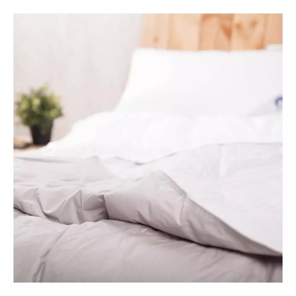 Manta nórdica Nordream plaid de plumón color gris